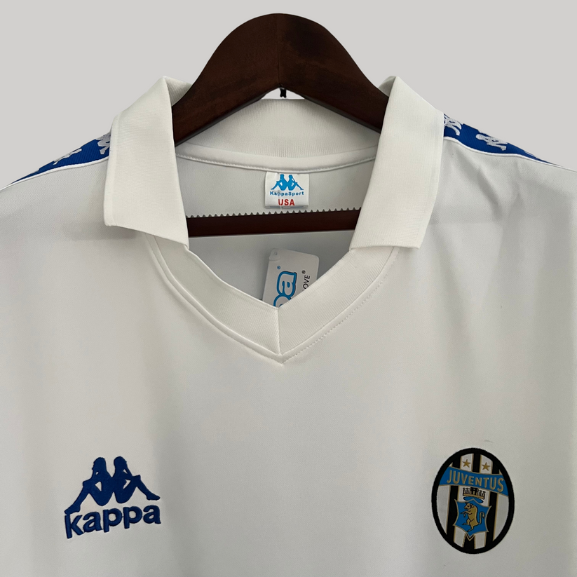 Juventus 1990/92 Away Kit