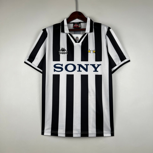 Juventus 1996/97 Home Kit